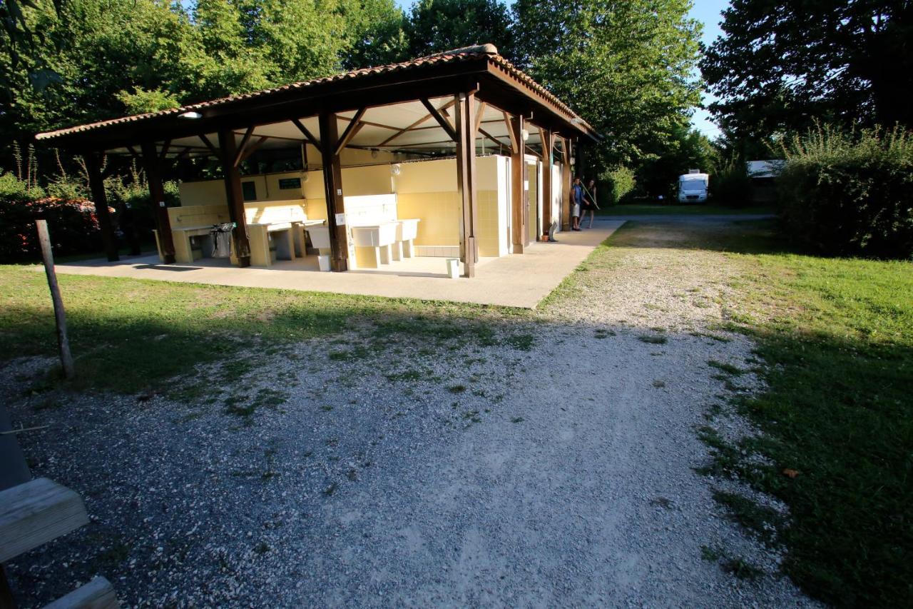 Camping L'Ilot Du Chail Sansais Exterior foto