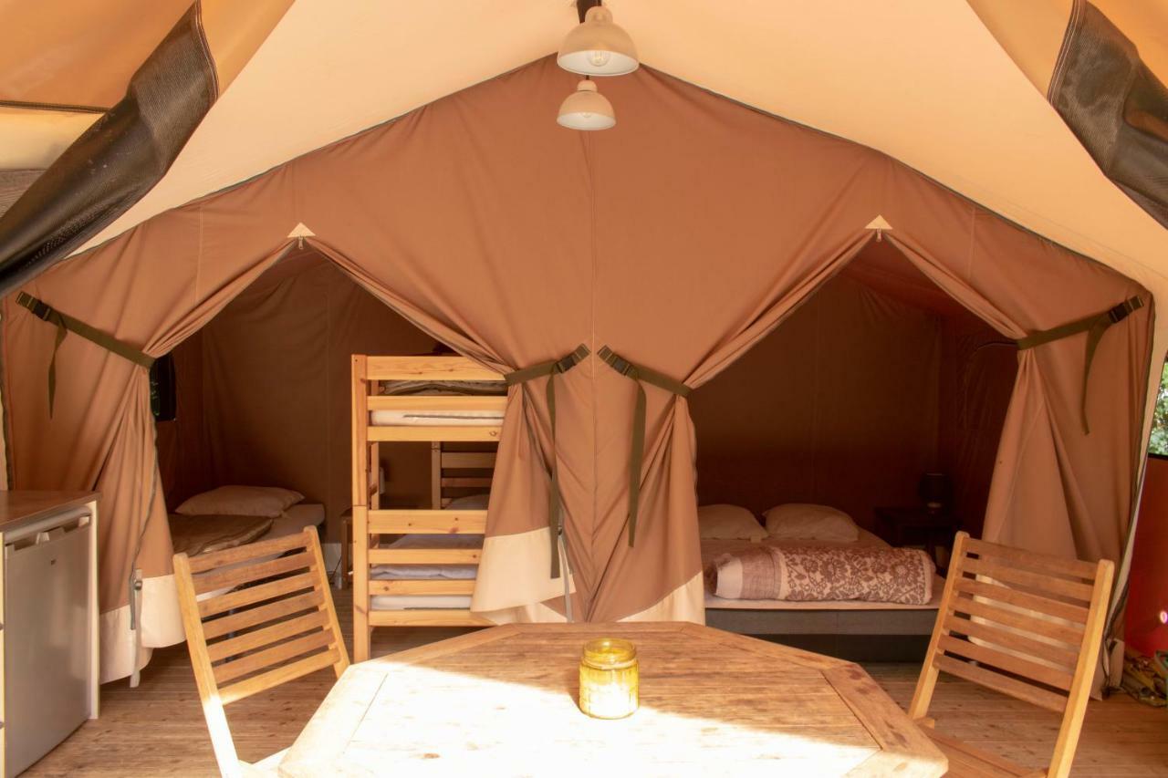Camping L'Ilot Du Chail Sansais Exterior foto